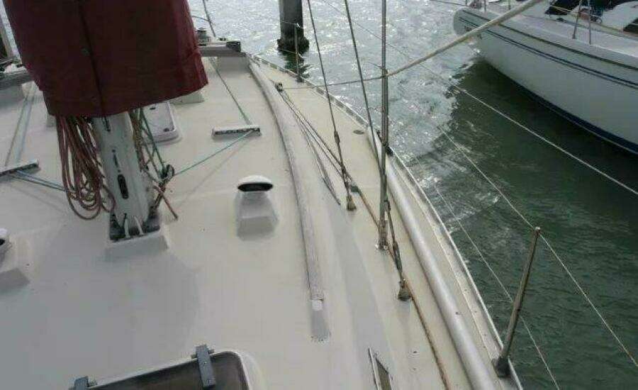 La Tarte 38ft Beneteau Yacht For Sale