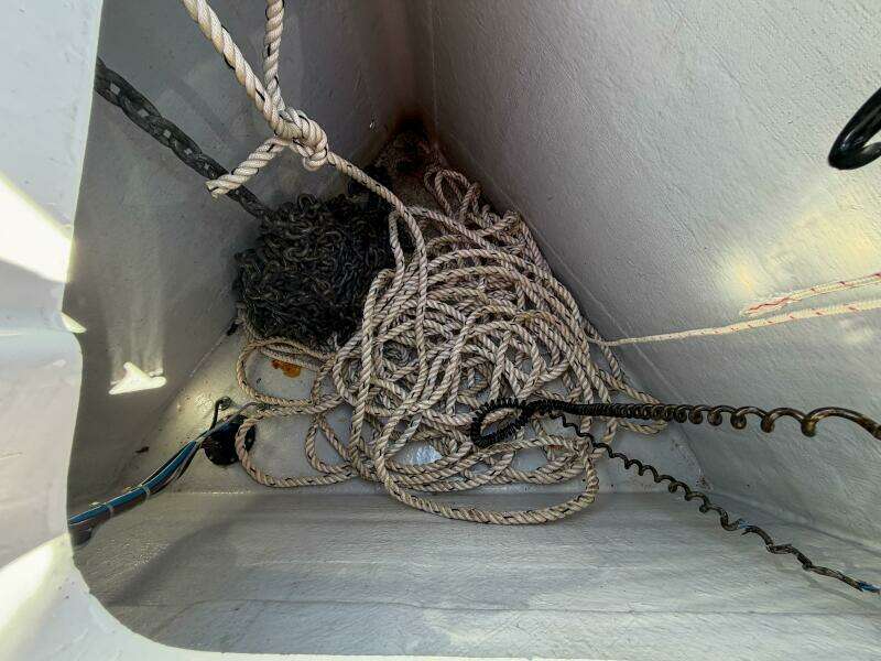 Happy Ours 42ft Beneteau Yacht For Sale