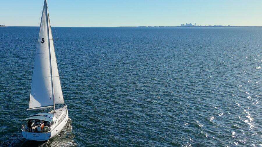 Happy Ours 42ft Beneteau Yacht For Sale