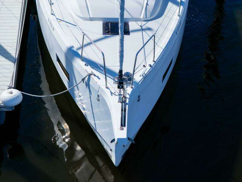 Happy Ours 42ft Beneteau Yacht For Sale