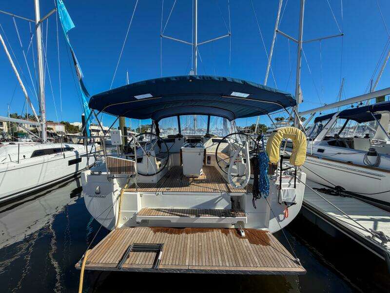 Happy Ours 42ft Beneteau Yacht For Sale