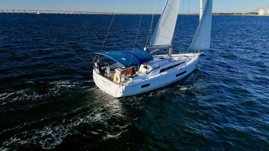 Happy Ours 42ft Beneteau Yacht For Sale