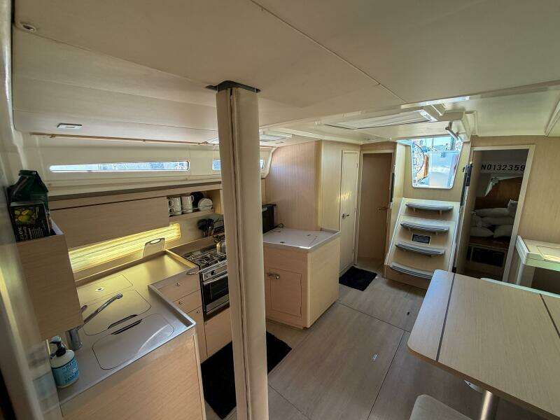 Happy Ours 42ft Beneteau Yacht For Sale