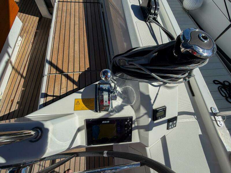 Happy Ours 42ft Beneteau Yacht For Sale