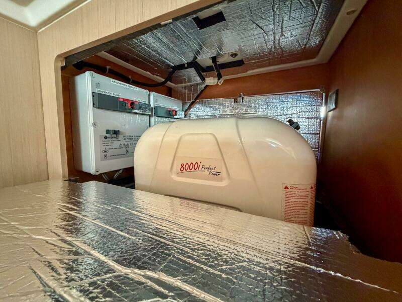 Happy Ours 42ft Beneteau Yacht For Sale