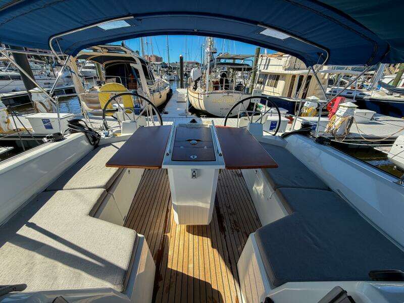 Happy Ours 42ft Beneteau Yacht For Sale