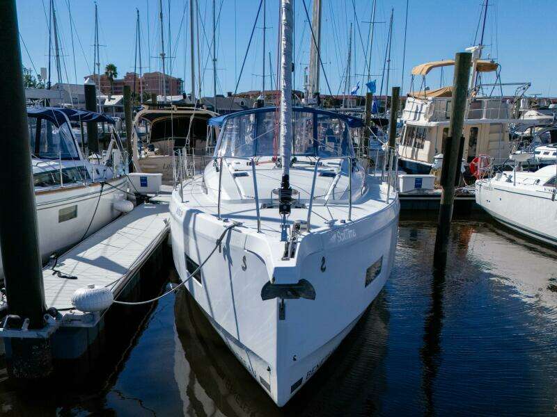 Happy Ours 42ft Beneteau Yacht For Sale
