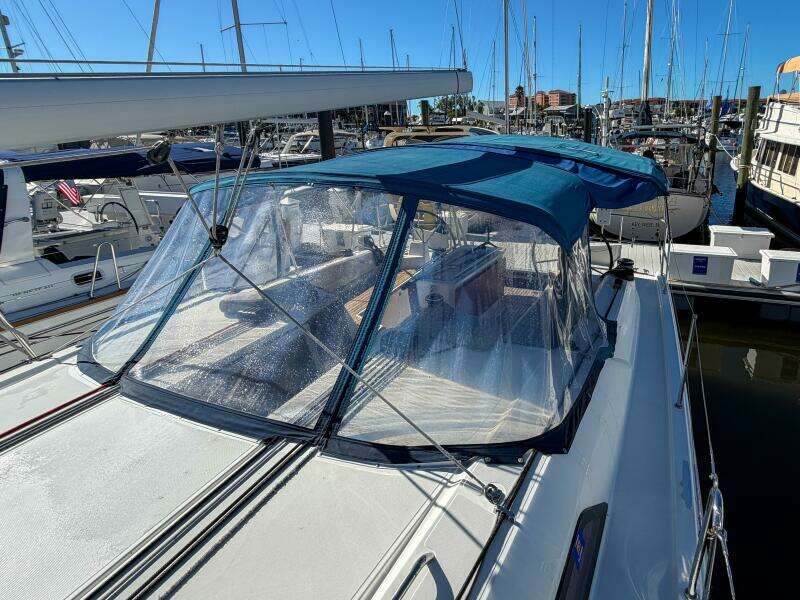 Happy Ours 42ft Beneteau Yacht For Sale