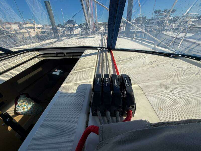 Happy Ours 42ft Beneteau Yacht For Sale