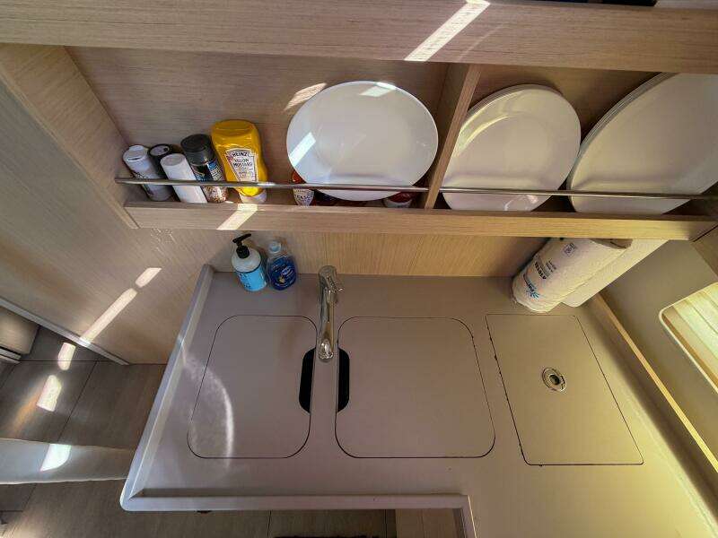 Happy Ours 42ft Beneteau Yacht For Sale