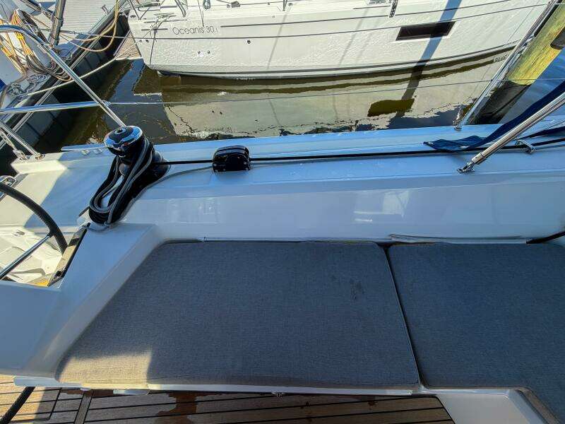 Happy Ours 42ft Beneteau Yacht For Sale