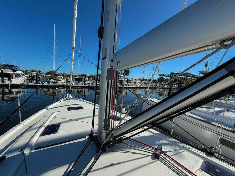 Happy Ours 42ft Beneteau Yacht For Sale