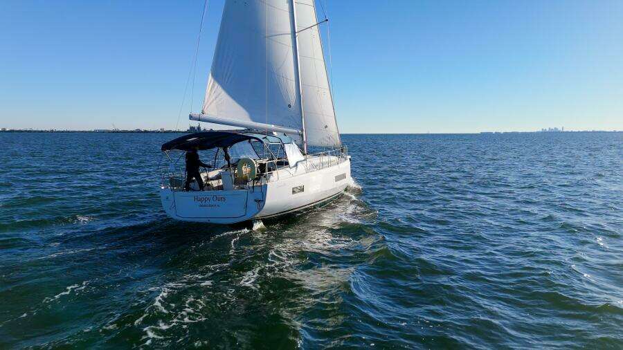 Happy Ours 42ft Beneteau Yacht For Sale
