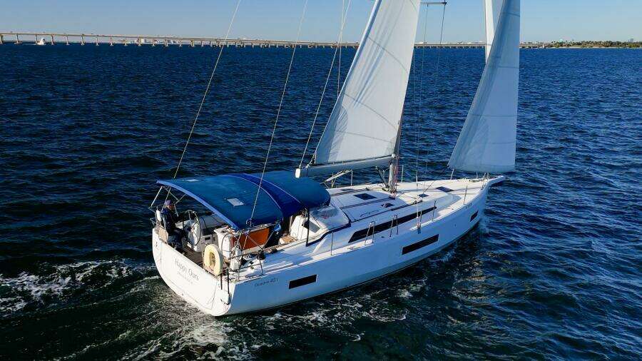 Happy Ours 42ft Beneteau Yacht For Sale