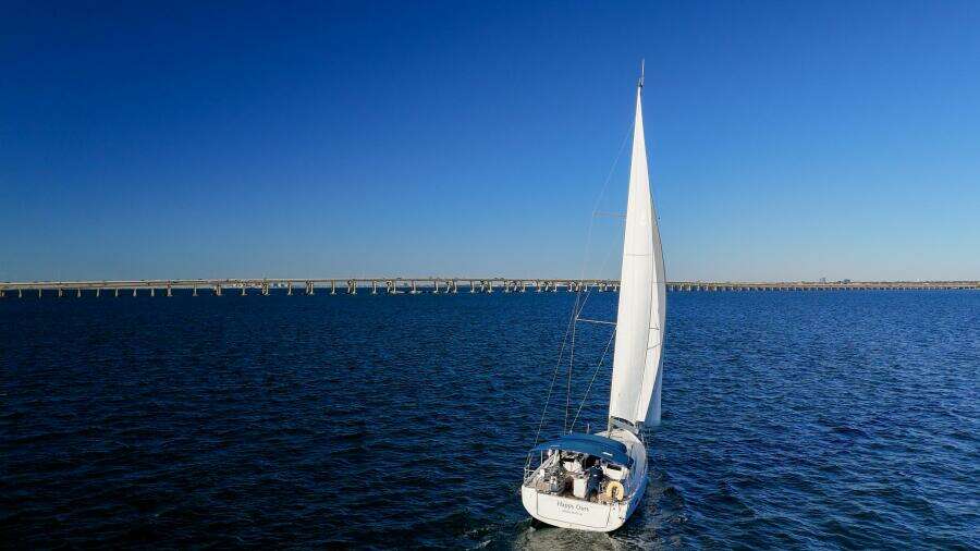 Happy Ours 42ft Beneteau Yacht For Sale