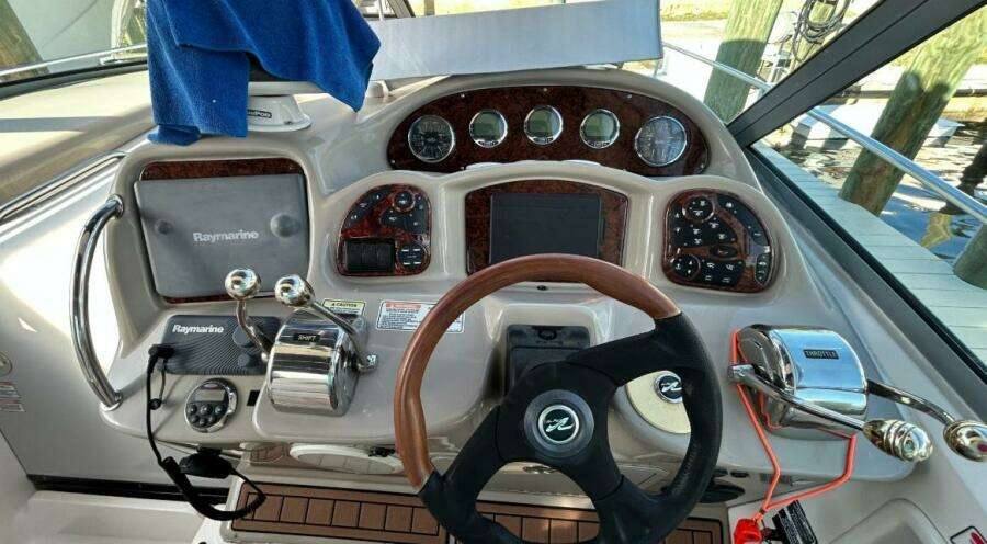 35ft Sea Ray Yacht For Sale