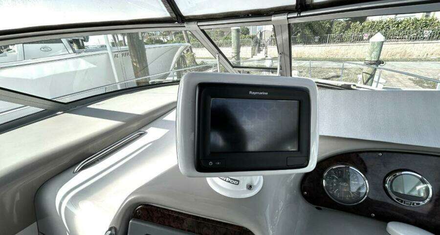 35ft Sea Ray Yacht For Sale