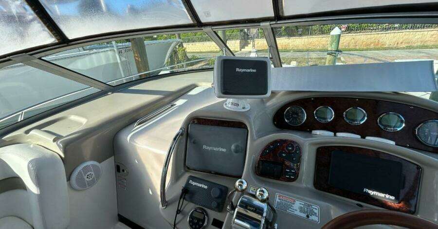 35ft Sea Ray Yacht For Sale