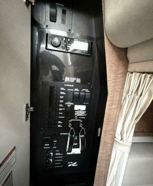 35ft Sea Ray Yacht For Sale