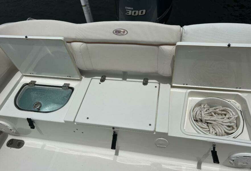 25ft Sea Hunt Yacht For Sale