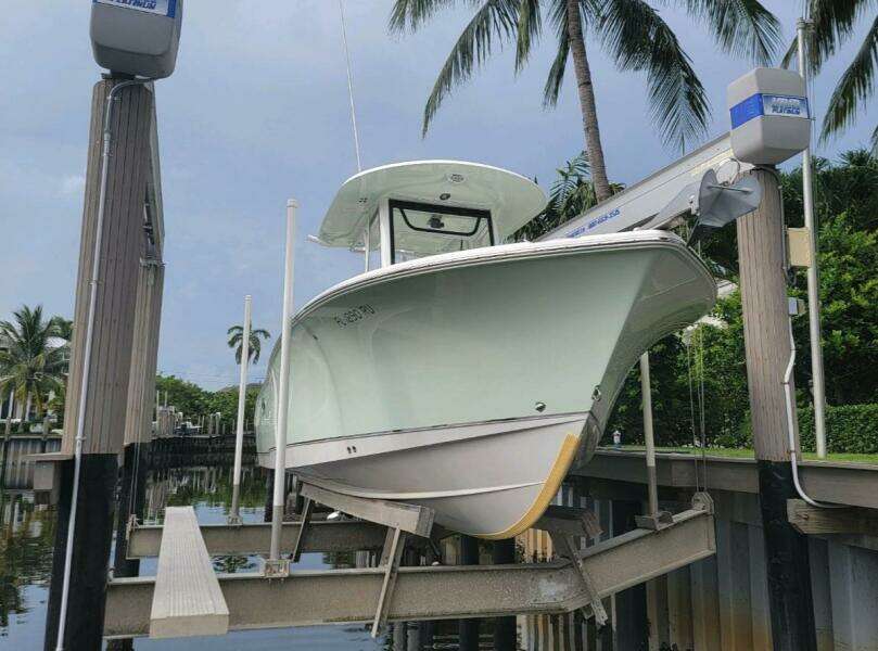 25ft Sea Hunt Yacht For Sale