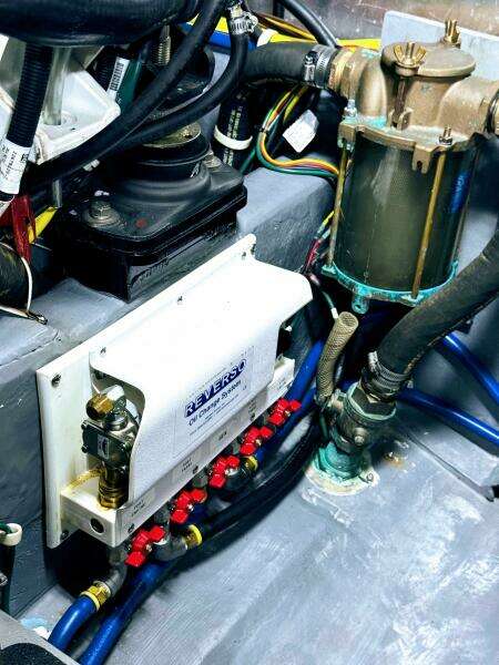 R amp R 37ft Carver Yacht For Sale