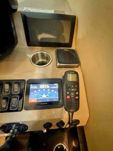 R amp R 37ft Carver Yacht For Sale