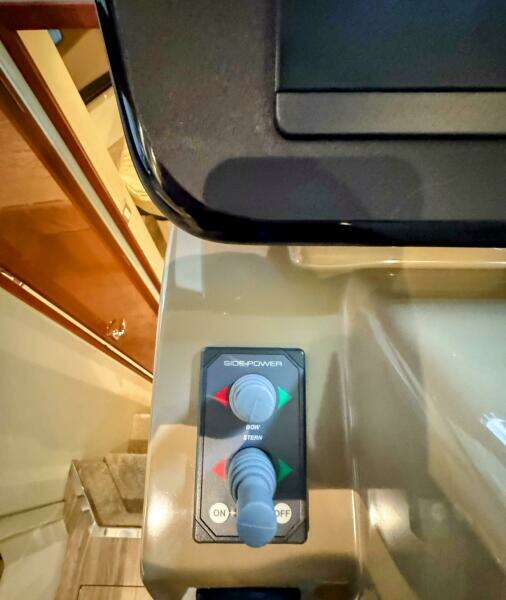 R amp R 37ft Carver Yacht For Sale