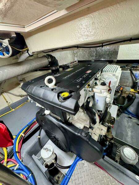 R amp R 37ft Carver Yacht For Sale