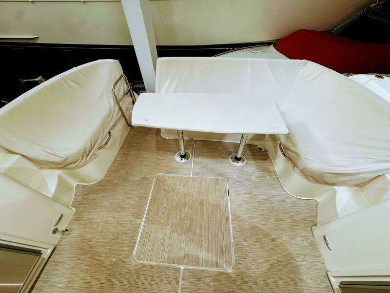 R amp R 37ft Carver Yacht For Sale