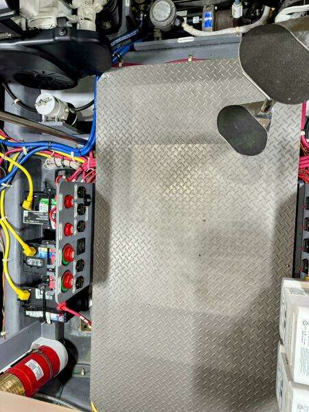 R amp R 37ft Carver Yacht For Sale