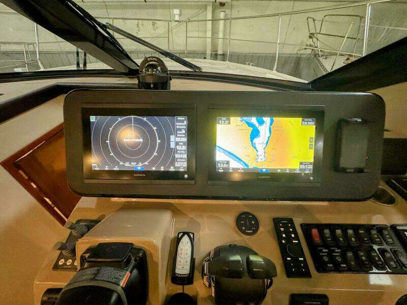 R amp R 37ft Carver Yacht For Sale