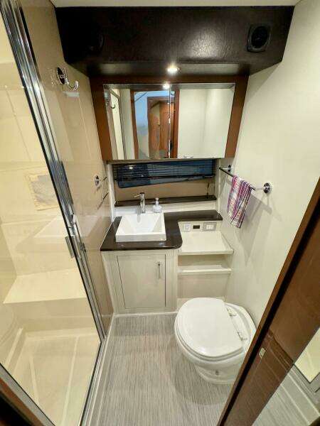 R amp R 37ft Carver Yacht For Sale