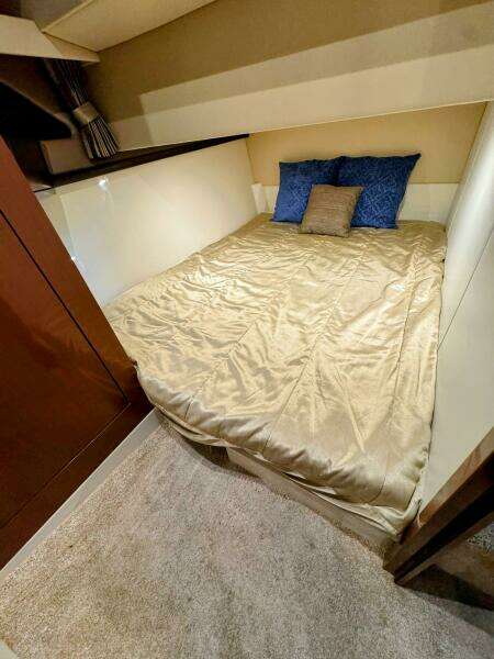 R amp R 37ft Carver Yacht For Sale