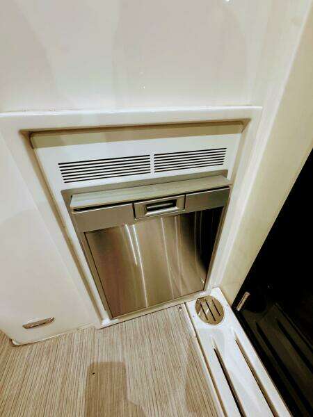 R amp R 37ft Carver Yacht For Sale