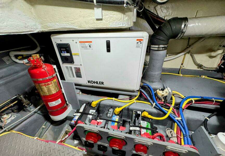 R amp R 37ft Carver Yacht For Sale