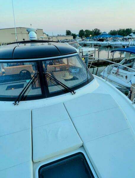 R amp R 37ft Carver Yacht For Sale