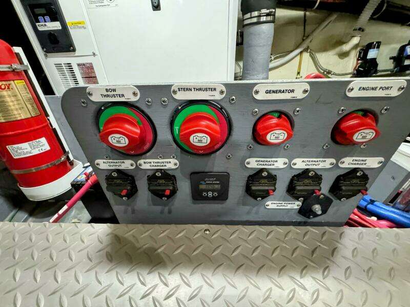 R amp R 37ft Carver Yacht For Sale