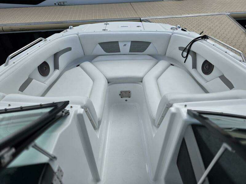 22ft Four Winns Yacht For Sale