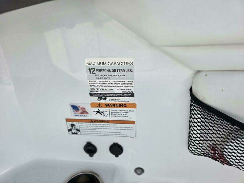 22ft Four Winns Yacht For Sale