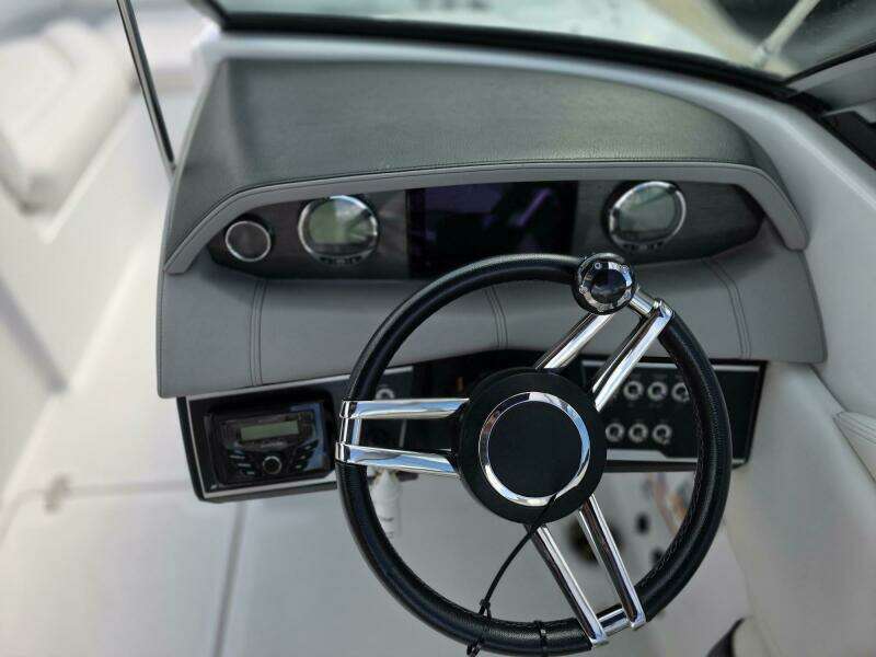 22ft Four Winns Yacht For Sale