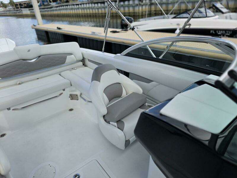 22ft Four Winns Yacht For Sale