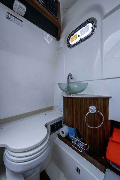 32ft Pursuit Yacht For Sale