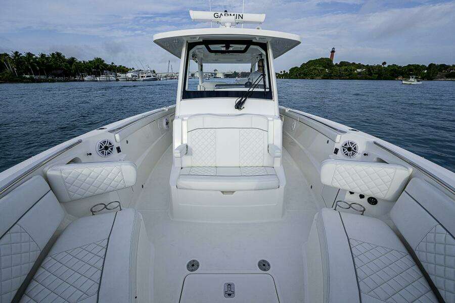 32ft Pursuit Yacht For Sale