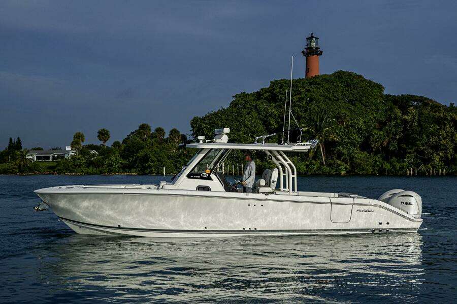 32ft Pursuit Yacht For Sale
