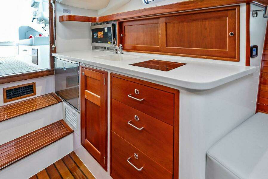 Tumalum 35ft MJM Yacht For Sale