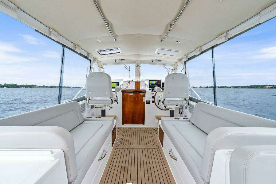 Tumalum 35ft MJM Yacht For Sale