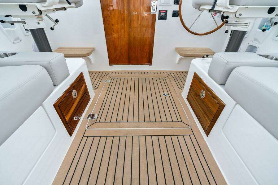 Tumalum 35ft MJM Yacht For Sale