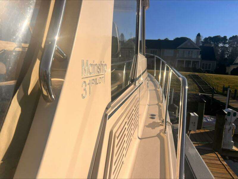 Les Suz 31ft Mainship Yacht For Sale