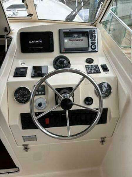 Les Suz 31ft Mainship Yacht For Sale